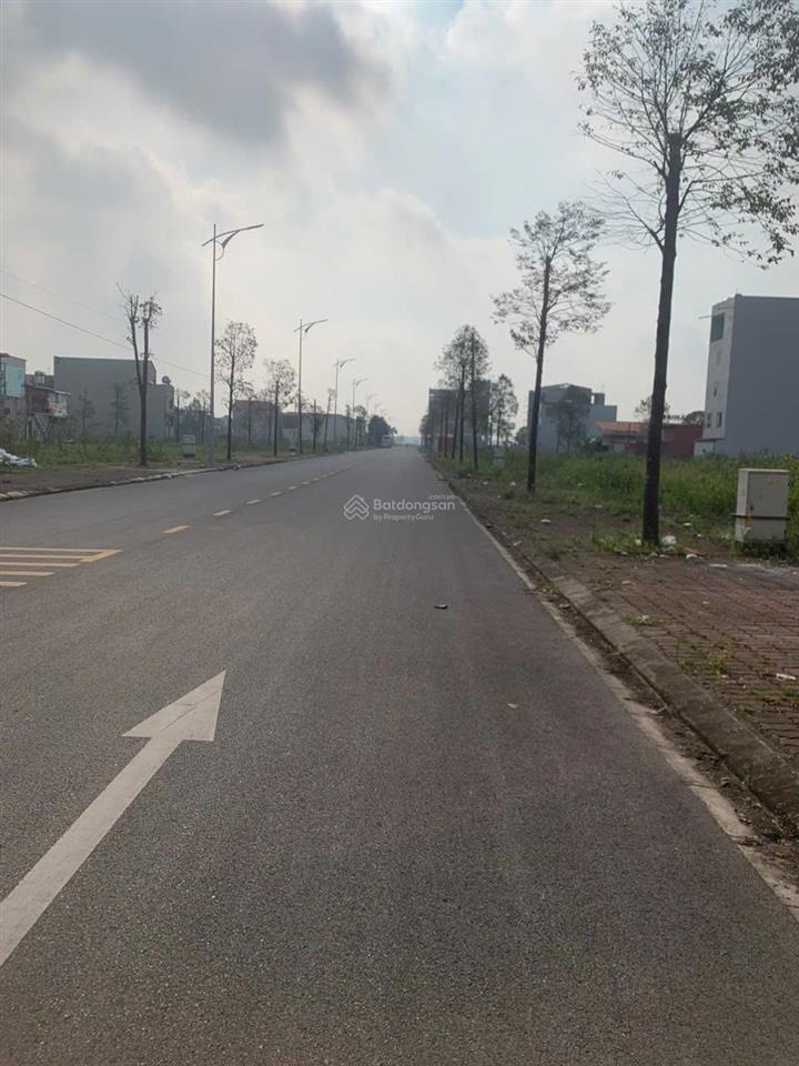 Bán nền lk kđt yên trung thụy hòa dãy lk1, giá chỉ 23.6 tr/m2, 100m2 sổ đỏ sát đường 80m đang mở