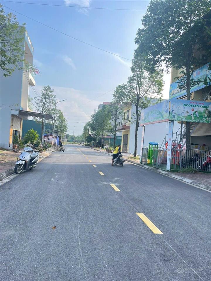Bán nền lk kđt yên trung thụy hòa dãy lk1, giá chỉ 23.6 tr/m2, 100m2 sổ đỏ sát đường 80m đang mở