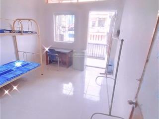 Phòng trọ giá rẻ quận 8 thoáng mát đầy đủ tiện nghi có ban công lớn