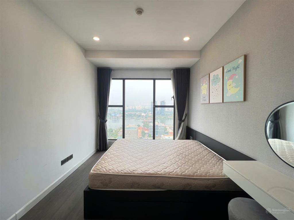 Cần bán căn hộ 3 phòng ngủ, view sông thủ thiêm, trực diện pháo bông, căn góc