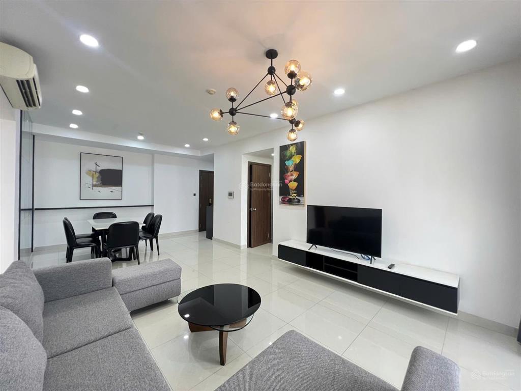 Cần bán căn hộ 3 phòng ngủ, view sông thủ thiêm, trực diện pháo bông, căn góc