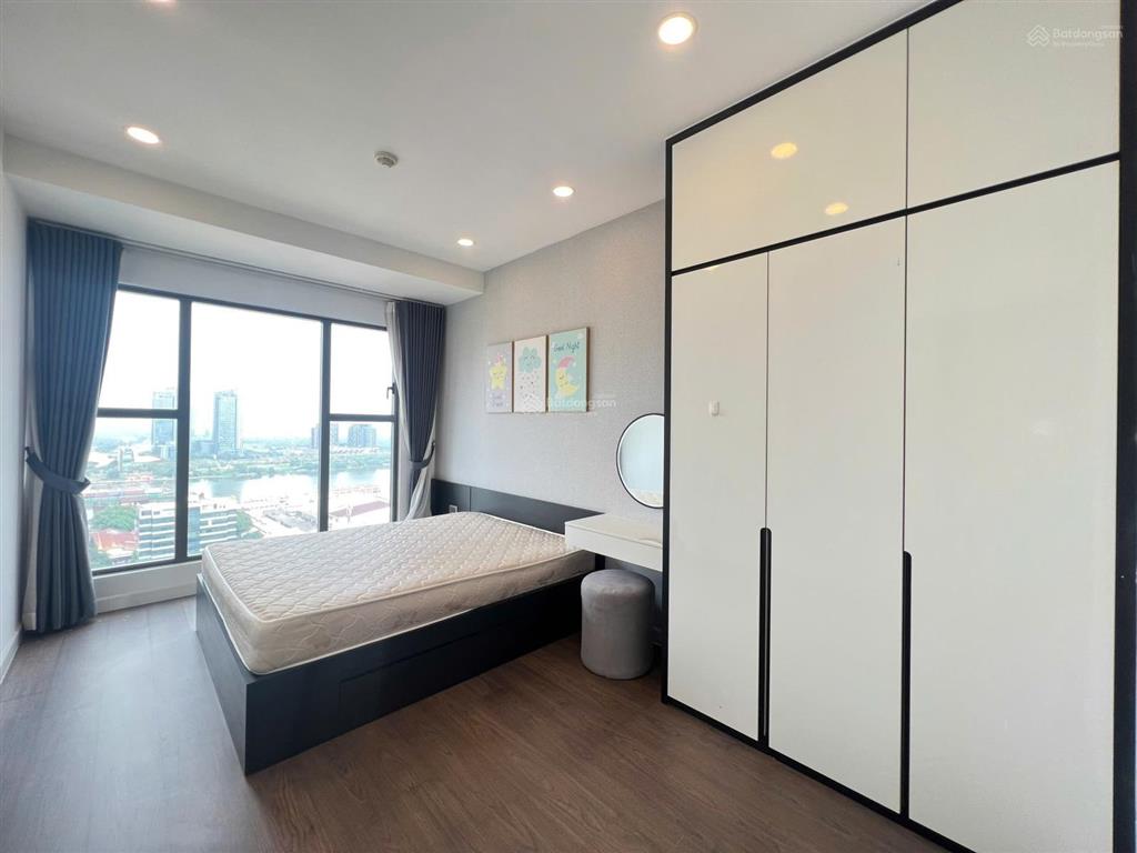 Cần bán căn hộ 3 phòng ngủ, view sông thủ thiêm, trực diện pháo bông, căn góc