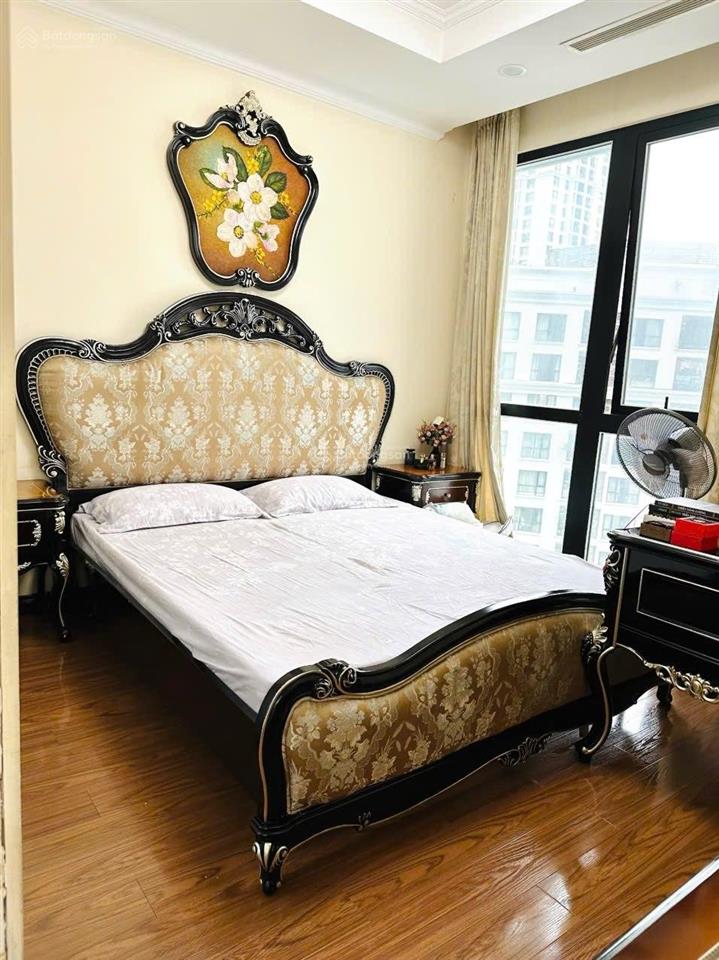 Royal city  căn hiếm view bể bơi2pn2vsban công đông nam