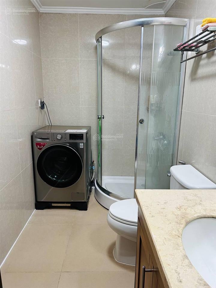 Royal city  căn hiếm view bể bơi2pn2vsban công đông nam