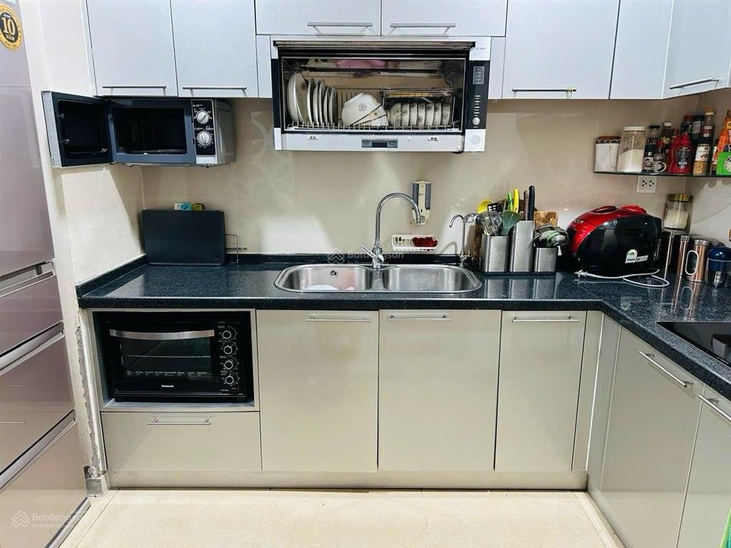 Royal city  căn hiếm view bể bơi2pn2vsban công đông nam
