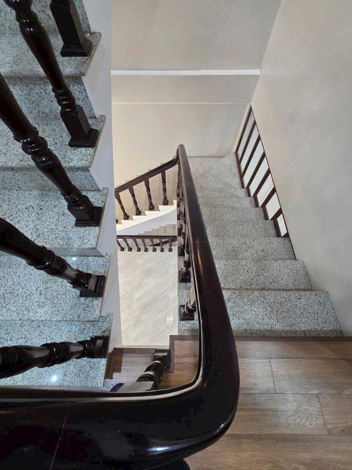 Bán nhà liền kề Kim Chung Di Trạch 75m2 5 tầng ở ngay giá đầu tư 14 tỷ