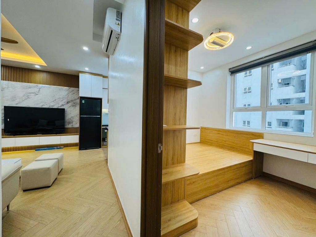 Bán căn hộ toà A14 Nam Trung Yên Cầu Giấy 2PN full NT giá 5 tỷ 1