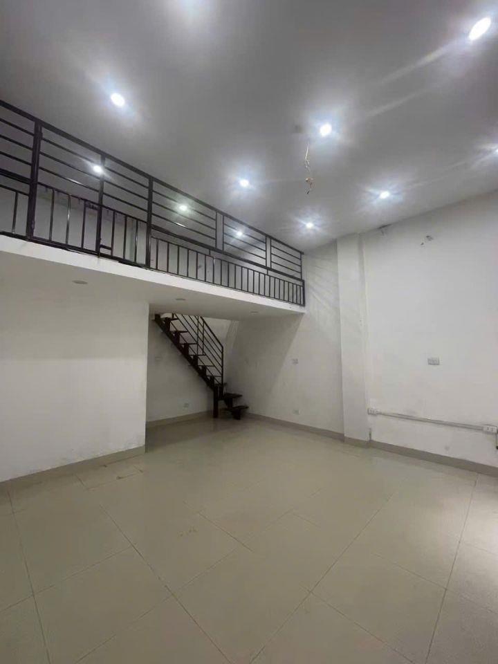 Cho thuê cửa hàng kinh doanh tại Mễ trì 45m2 + gác xép giá 13 triệu