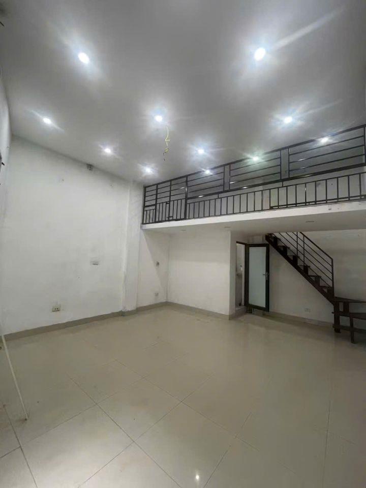 Cho thuê cửa hàng kinh doanh tại Mễ trì 45m2 + gác xép giá 13 triệu