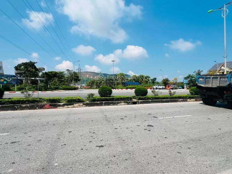 Bán đất 9200m2 ngay sát kcn đông mai, đất đẹp giá cực tốt