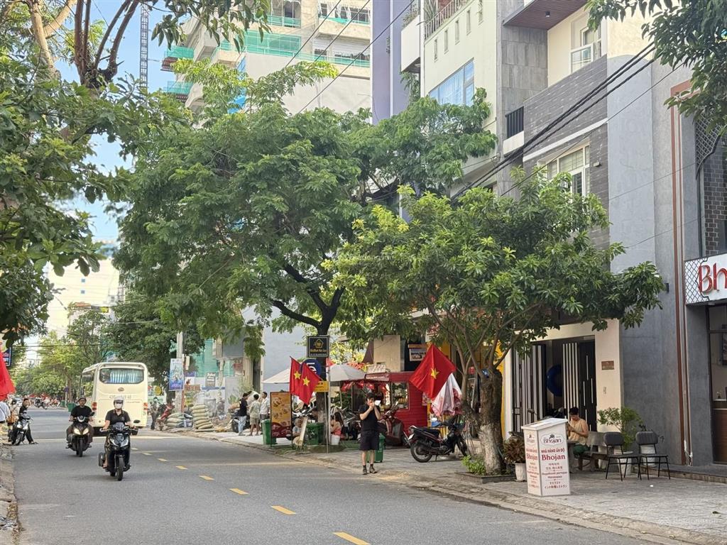 Chuyển nhượng khách sạn 2 mặt tiền lê quang đạo, tài sản khai thác dòng tiền ổn định khu biển
