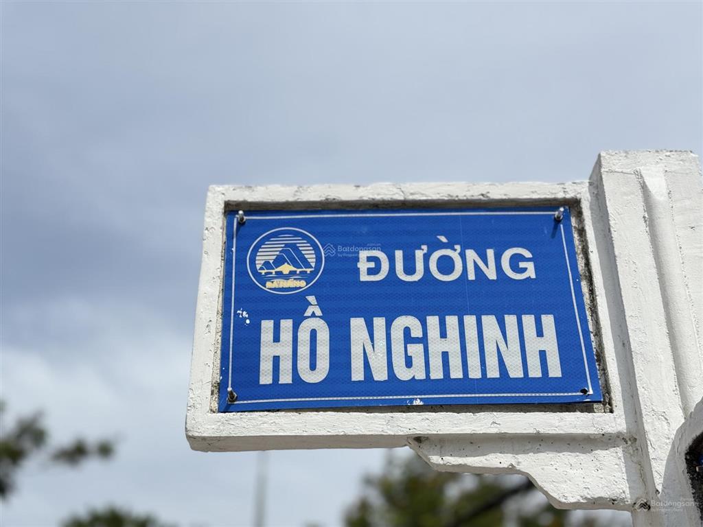 Tòa khách sạn 15 tầng hồ nghinh sát trung tâm tài chính quốc tế