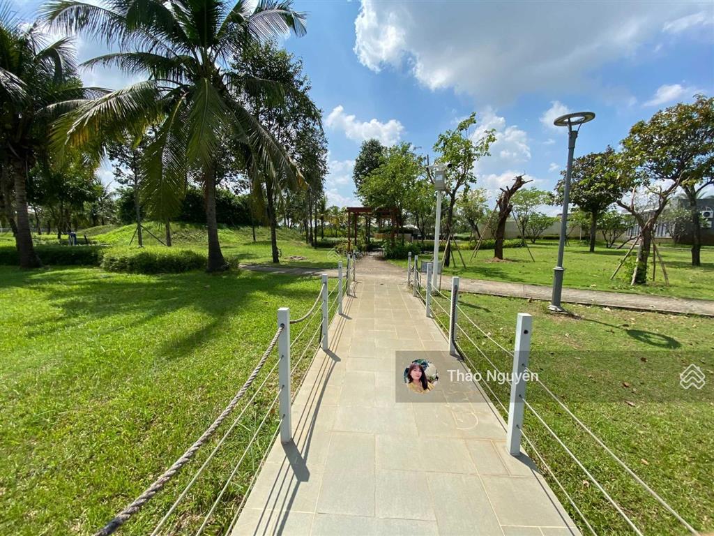 Chính chủ bán gấp nhà phố 9,5 tỷ vào ở, giá tham khảo tốt trong khu vực 2 tỷ  0979 940 *** xem nhé