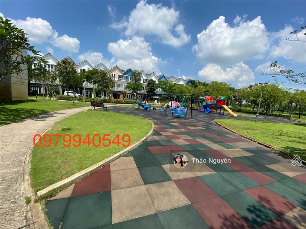 Chính chủ bán gấp nhà phố 9,5 tỷ vào ở, giá tham khảo tốt trong khu vực 2 tỷ  0979 940 *** xem nhé