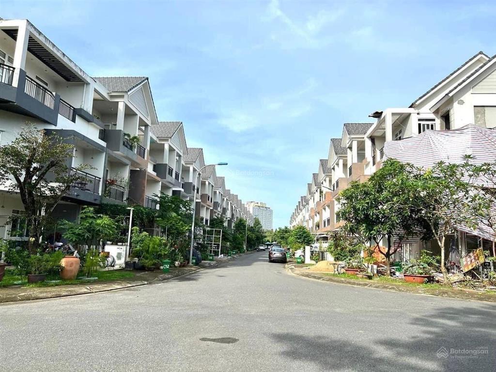 Chính chủ cần bán gấp trong tháng này, giá 36 tỷ đơn lập 360m2 hướng mát mẻ sổ sẵn 0979 940 ***