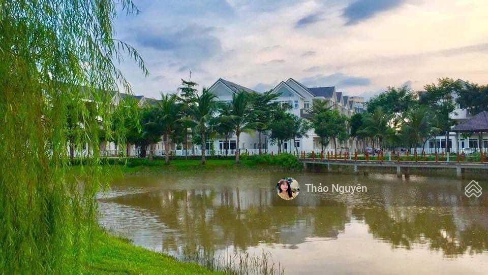 Chính chủ kẹt tiền bán gấp nhà phố 10,3 tỷ full nội thất cao cấp đẹp.  0979 940 *** thảo nguyên
