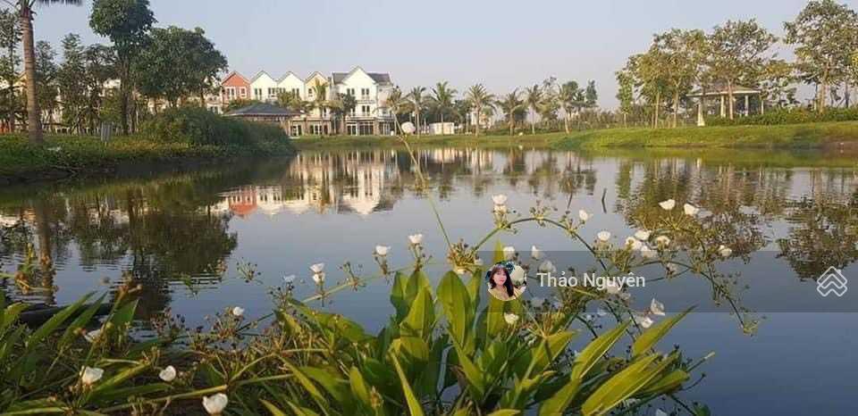 Chính chủ kẹt tiền bán gấp nhà phố 10,3 tỷ full nội thất cao cấp đẹp.  0979 940 *** thảo nguyên