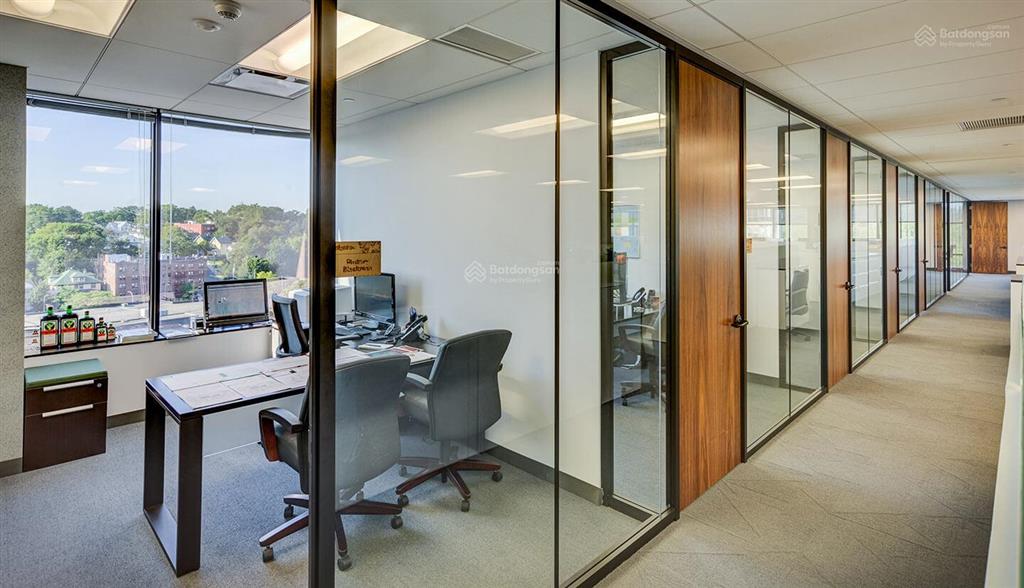 Trường học, văn phòng 400m2 x 5 tầng và sân rộng gần đại học thương mại cho thuê ngay