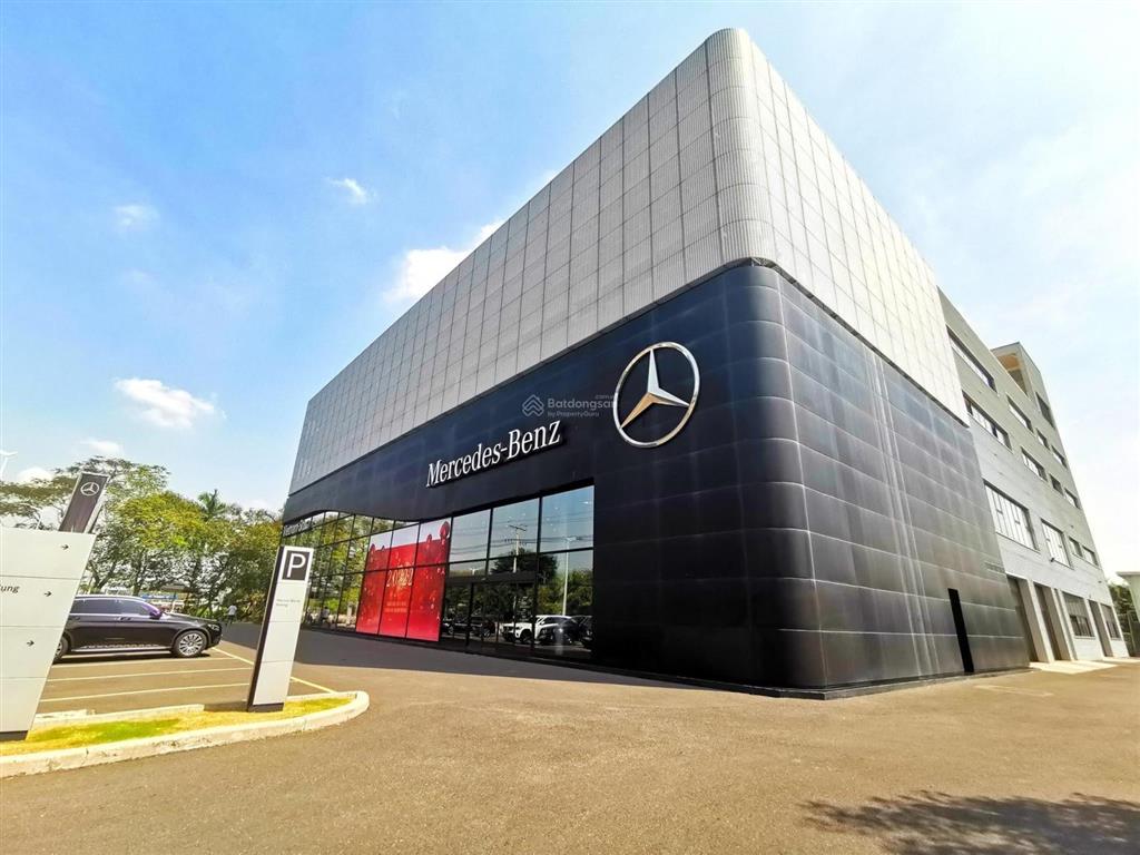 Cho thuê showroom siêu thị 1.300m2 x 3 tầng mặt tiền 80m ở cầu diễn gần hồ tùng mậu
