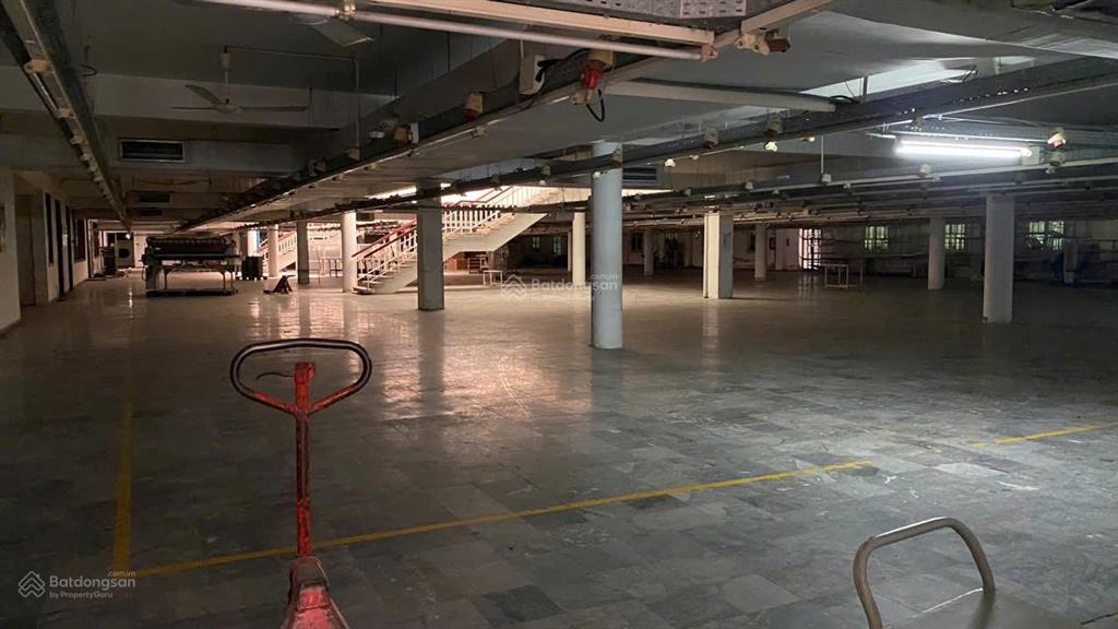 900m2 kho, xưởng, garage và 500m2 sân giữa vành đai 3 và cầu bươu cho thuê ngay