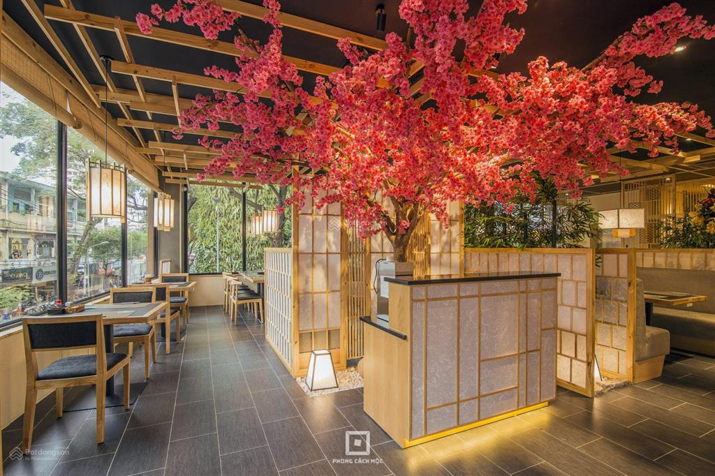 Restaurant, office đẹp 1.600m2 mặt phố hoàng đạo thúy thnc cho thuê ngay giá hợp lý