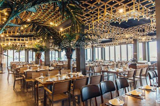 Restaurant đẹp 1.600m2 mặt phố hoàng đạo thúy thnc cho thuê ngay giá hợp lý