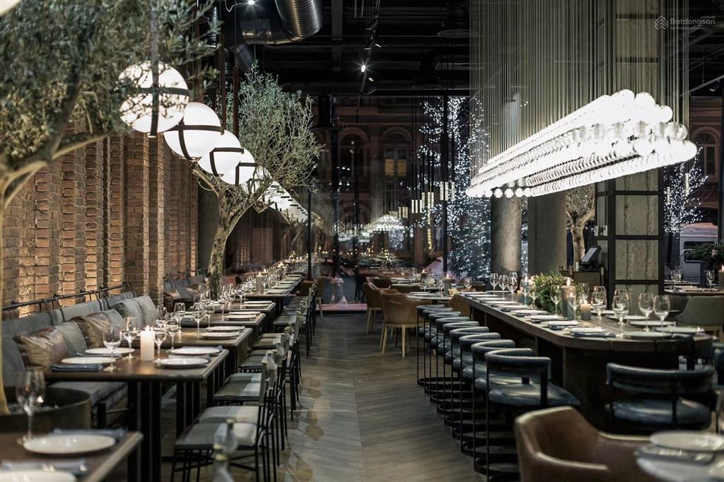 Restaurant đẹp 1.600m2 mặt phố hoàng đạo thúy thnc cho thuê ngay giá hợp lý