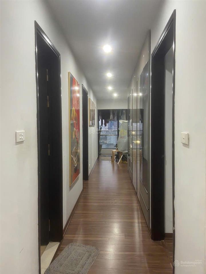 Căn hoa hậu view hồ tầng 19 3pn 2wc tại ngọc khánh plaza số 1 phạm huy thông ba đình