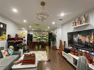 Căn hoa hậu view hồ tầng 19 3pn 2wc tại ngọc khánh plaza số 1 phạm huy thông ba đình