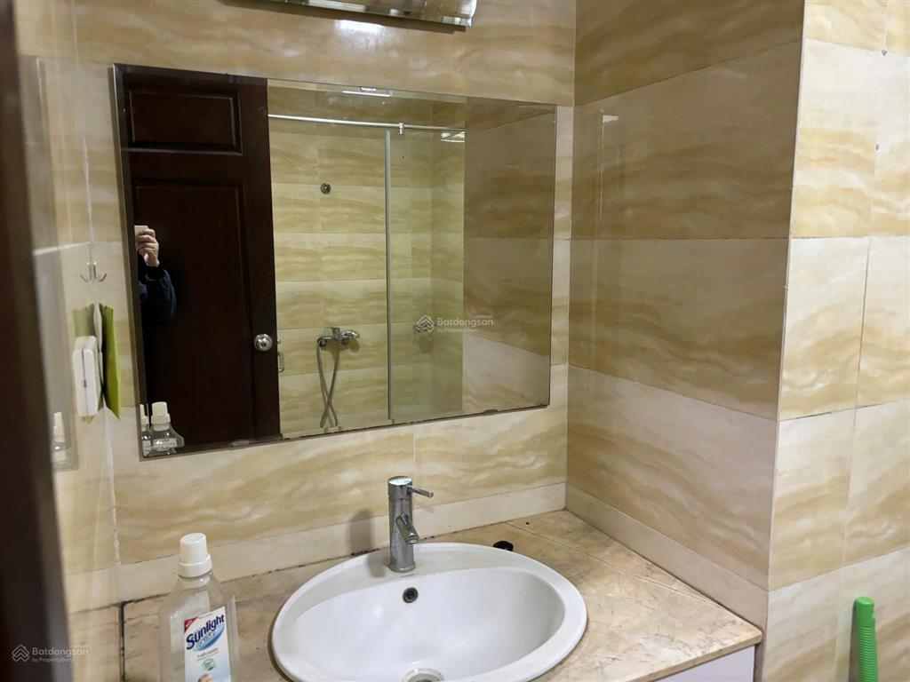 Cc bán chung cư tầng 5 2pn diện tích 111m2  full nội thất  số 1 phạm huy thông giá chỉ 70tr/m2