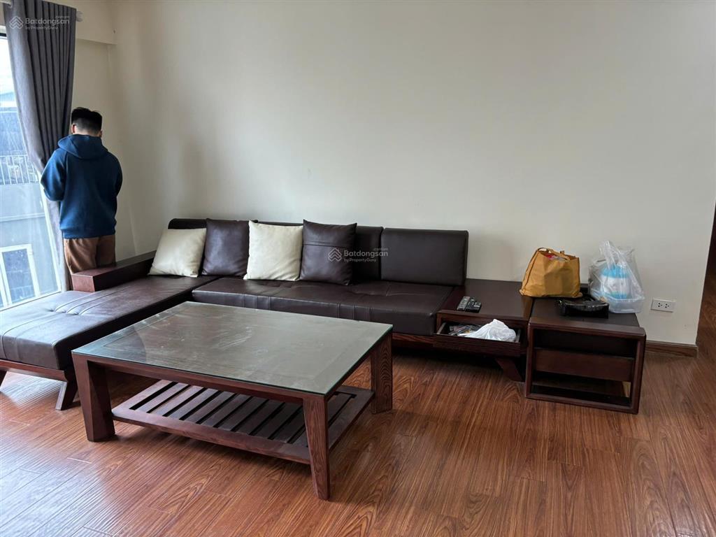 Cc bán chung cư tầng 5 2pn diện tích 111m2  full nội thất  số 1 phạm huy thông giá chỉ 70tr/m2