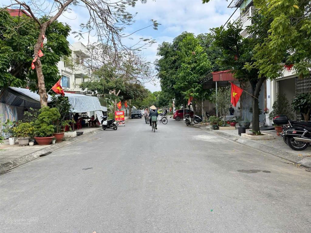 Chuyển nhượng lô đất trục chính đường 15m phân lô ngõ 15 khúc thừa dụ ngay sát aeon mall