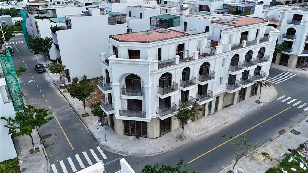 Bán gấp 100m2 mặt tiền đường võ văn kiệt (a1) rộng 43m, xây dựng 5 tầng, không ép tiến độ, giá tốt.