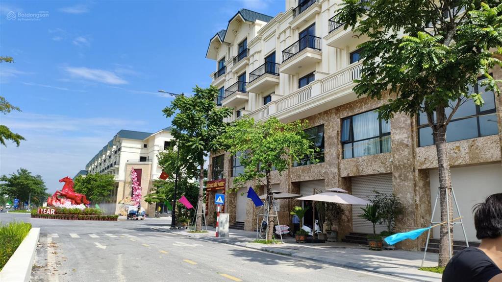 Bán nhà 5 tầng, mặt đường đôi tl286 kim đô city yên phong. sổ đỏ cá nhân.