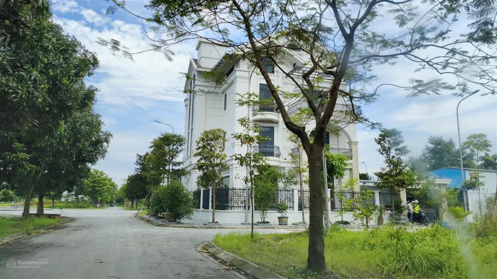 Biệt thự nghỉ dưỡng ven hà nội, 170m2, 8,x tỷ. sổ đỏ cá nhân.
