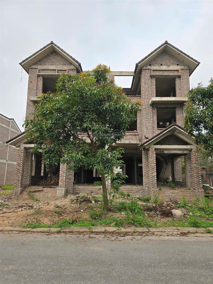Biệt thự nghỉ dưỡng ven hà nội, 170m2, 8,x tỷ. sổ đỏ cá nhân.