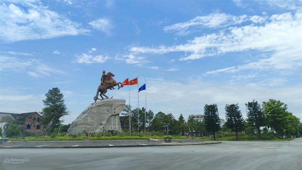 Biệt thự nghỉ dưỡng ven hà nội, 170m2, 8,x tỷ. sổ đỏ cá nhân.