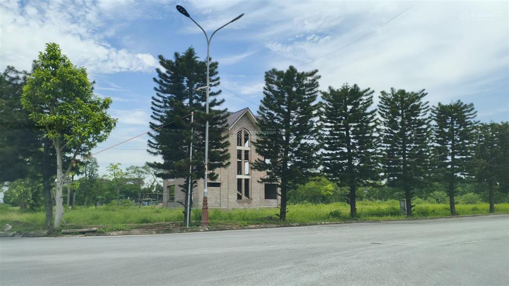 Biệt thự nghỉ dưỡng ven hà nội, 170m2, 8,x tỷ. sổ đỏ cá nhân.
