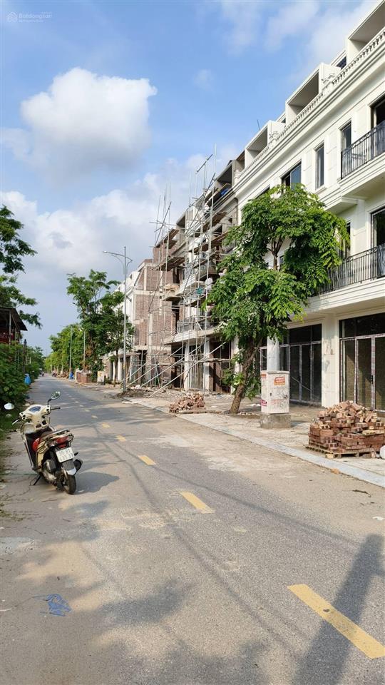 Bán nhà 4 tầng mới xây, giá 7.x tỷ, kinh doanh tốt, trang hạ từ sơn bắc ninh