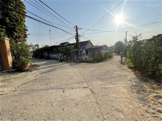 Đất thổ cư 100% , góc 2 mặt tiền đường ô tô thông , giá 8,2 triệu / m2