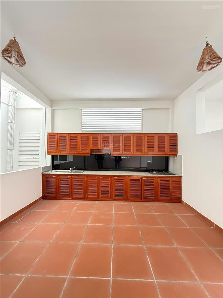 Bán nhà 5 tầng đường lê thanh nghị cách bãi tắm 500m , giá 12 tỷ