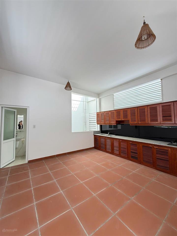 Bán nhà 5 tầng đường lê thanh nghị cách bãi tắm 500m , giá 12 tỷ