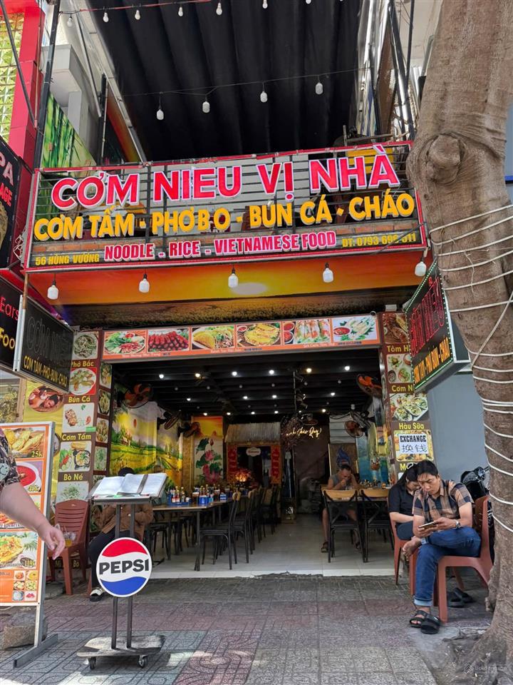 Bán nhà 2 tầng đường hùng vương đối diện chợ đêm nha trang, đang cho thuê 70 triệu/tháng