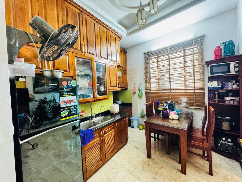 (DUY NHẤT) Bán nhà phân lô ngõ 26 Đỗ Quang 90mx5T MT rộng 28 tỷ oto tránh KD VP ở sướng sổ vuông