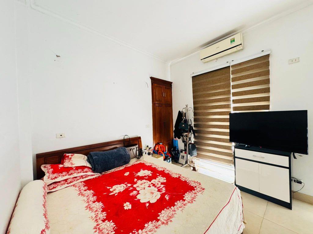 (DUY NHẤT) Bán nhà phân lô ngõ 26 Đỗ Quang 90mx5T MT rộng 28 tỷ oto tránh KD VP ở sướng sổ vuông