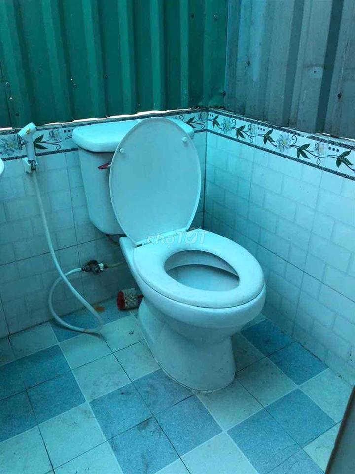 Phong 16m2 ban công toilet riêng Đông Hưng Thuận