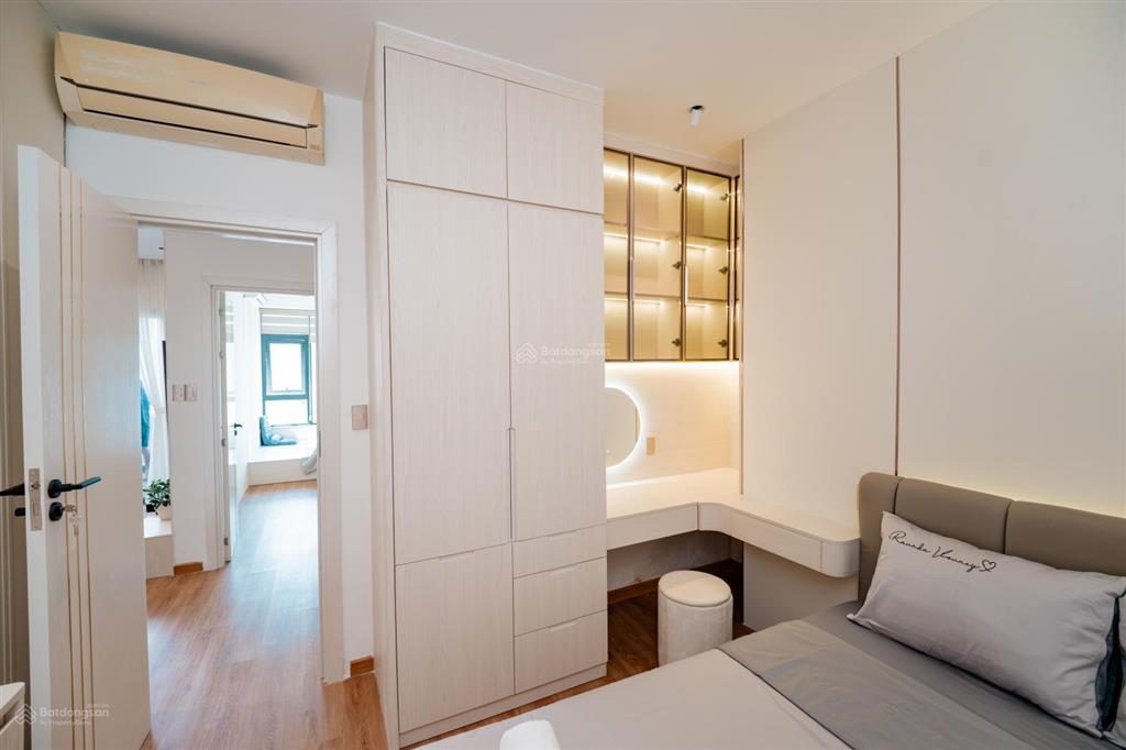 Căn hộ cải tạo đẹp hơn nguyên bản, đập ban công, chuyển bếp, nội thất cao cấp, mường thanh viễn tri