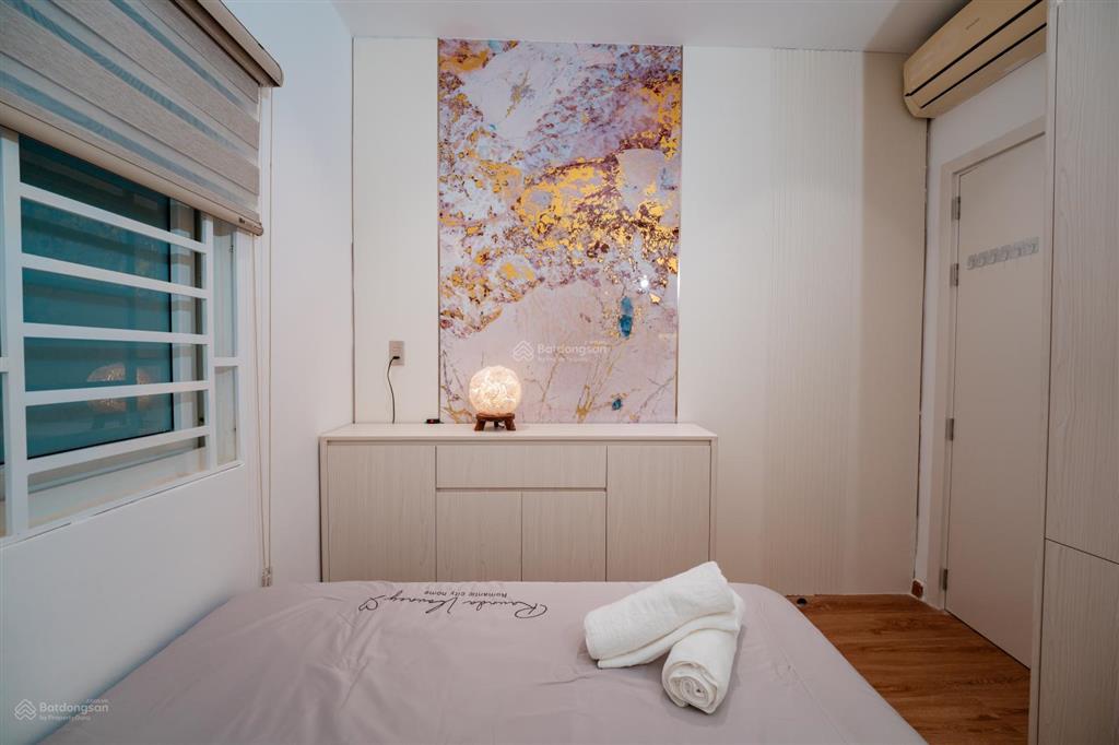 Căn hộ cải tạo đẹp hơn nguyên bản, đập ban công, chuyển bếp, nội thất cao cấp, mường thanh viễn tri