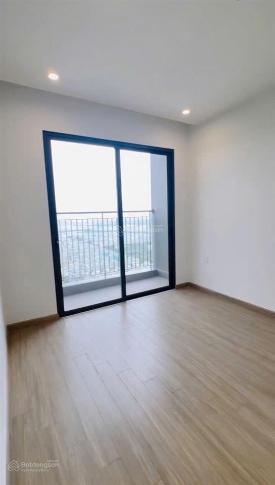Cần bán gấp căn hộ 2pn 2vs dt 50m2 giá rẻ nhất khu vực long biên