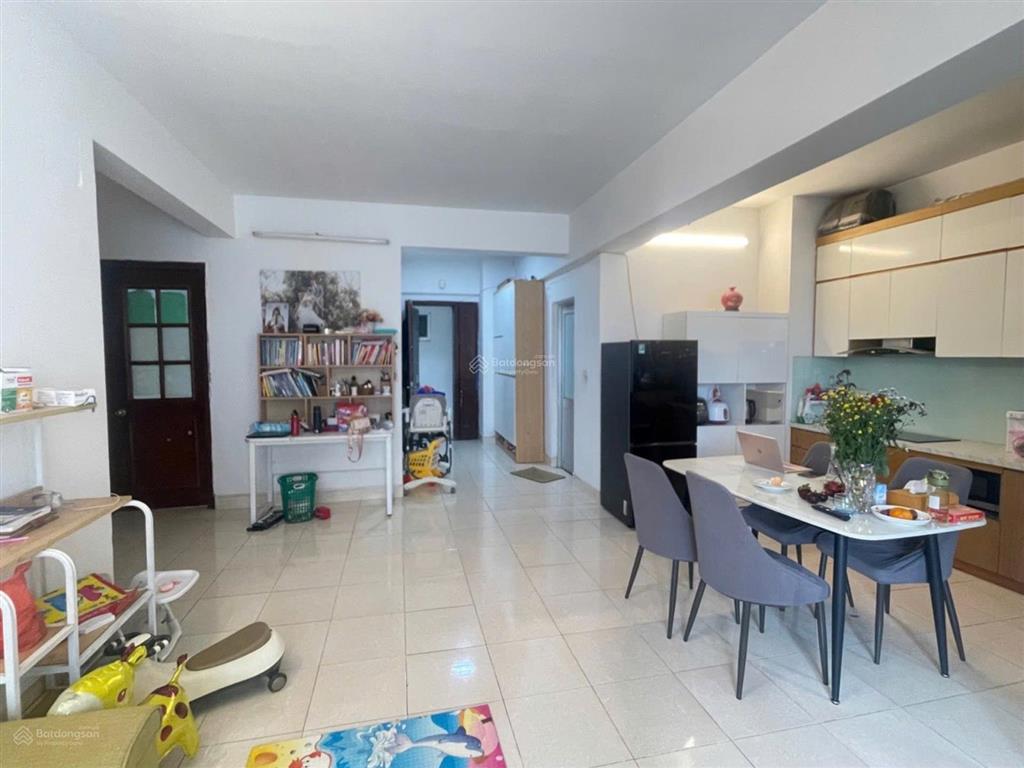 Chủ cần tiền bán gấp căn chung cư 96m² 3pn 2vs giá tốt nhất long biên